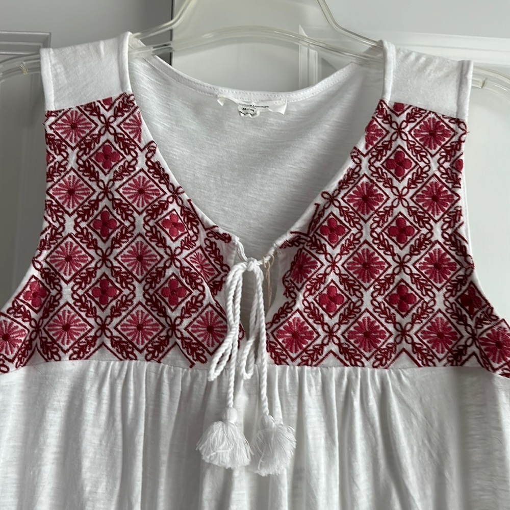 beach lunch lounge sleeveless embroidered top